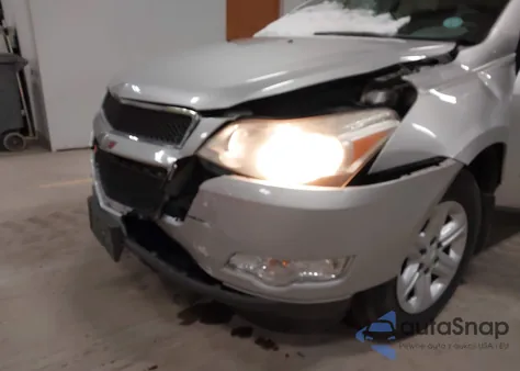 2011 Chevrolet Traverse Ls z USA, uszkodzony, nr VIN 1GNKVFEDXBJ216564